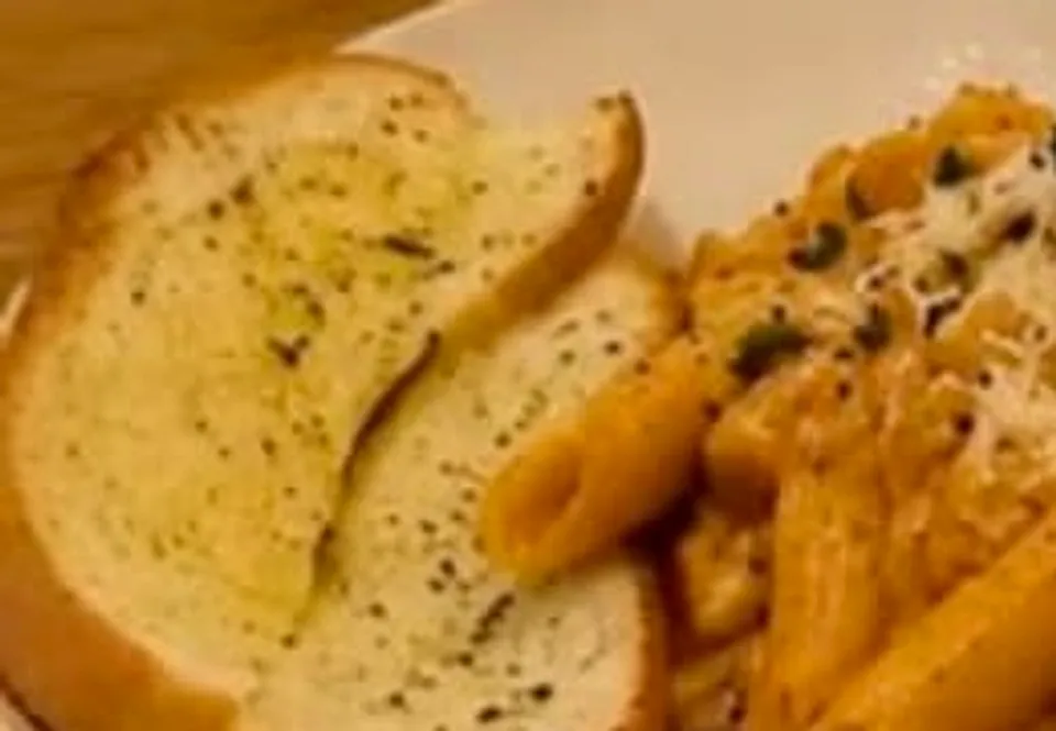 Garlic Bread (Mandatory)