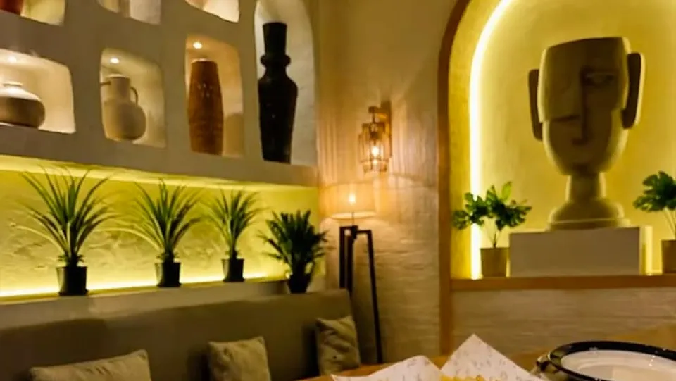 Mood lighting so good your photos lie for you.